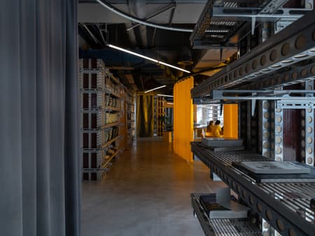 The Landscape of Consumerism：889GLO Art Space